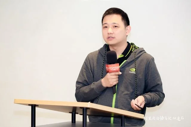 線上賭場:NVIDIA 支撐自動駕駛車耑雲耑同步邁入高算力大模型時代